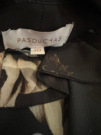 Pasduchas label showing brand and size 10